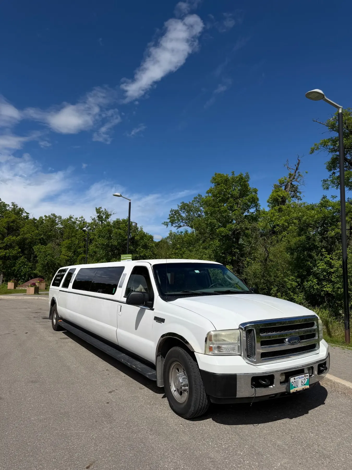 Ford Excursion stretch limousine, front three-quarter